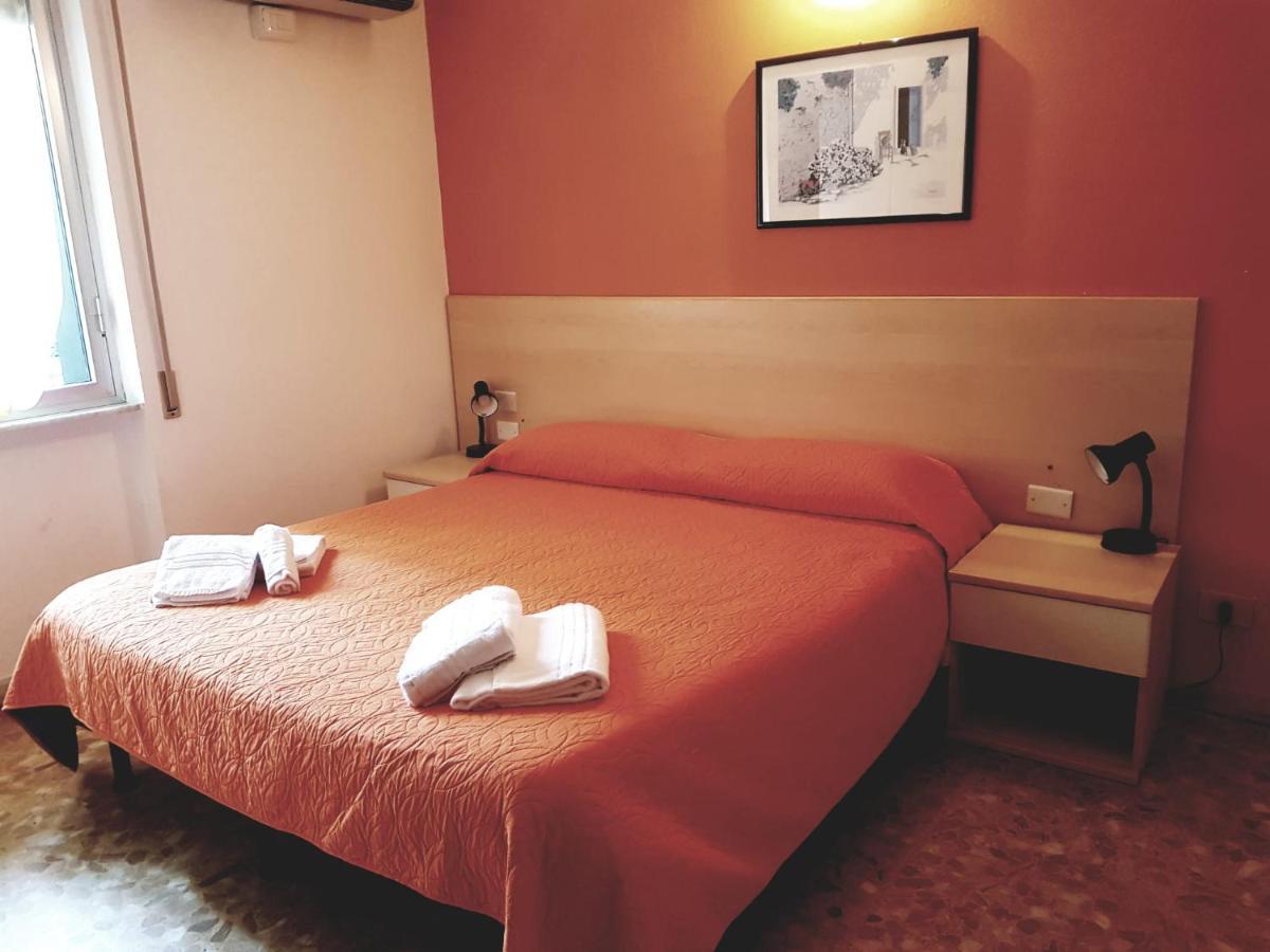 Hotel La Torre Cogoleto Exterior photo